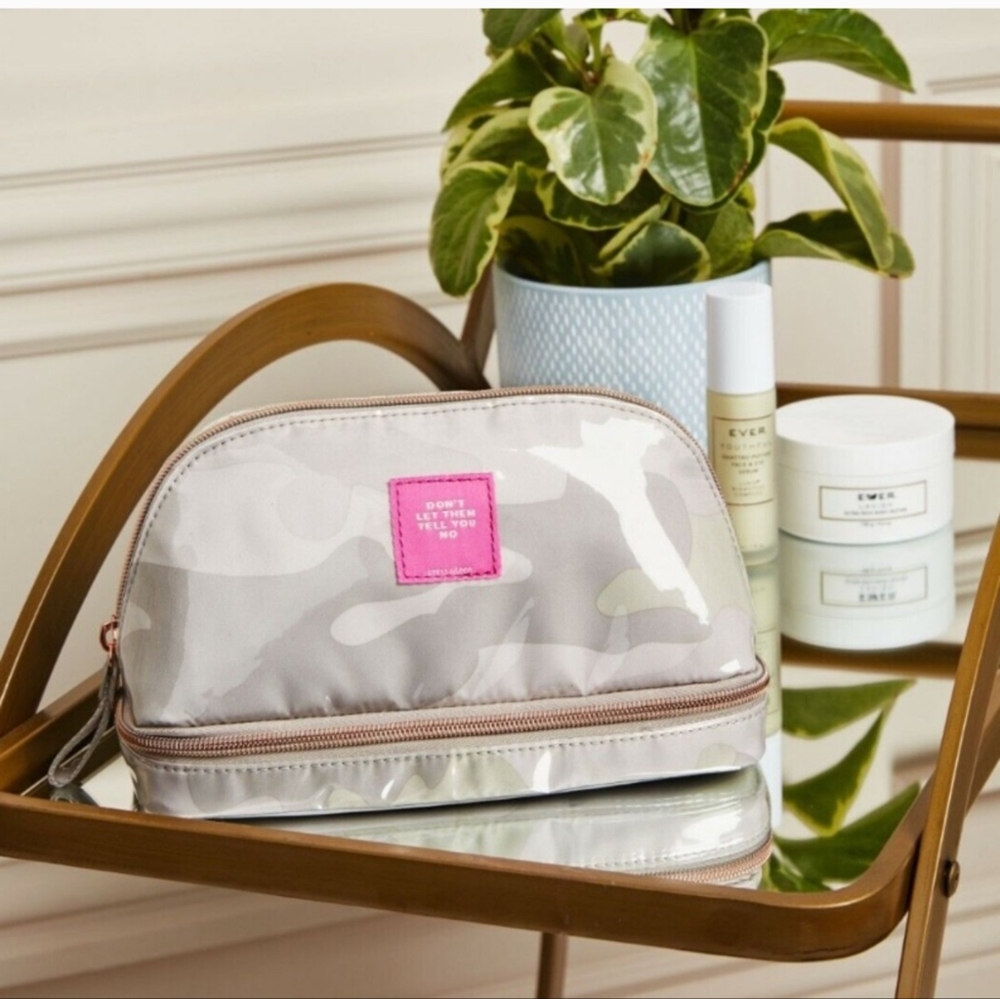 Stella & Dot - crush it bag-light grey camo. Cosmetic pouch. 5.5x4.18" NWT - Picture 3 of 5